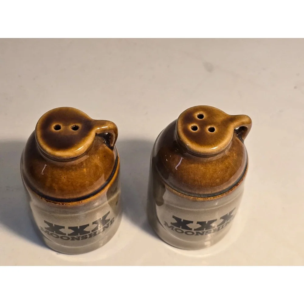 Vintage XXX Moonshine Jug Salt and Pepper Shakers Brown Stoneware‎ Set /0523